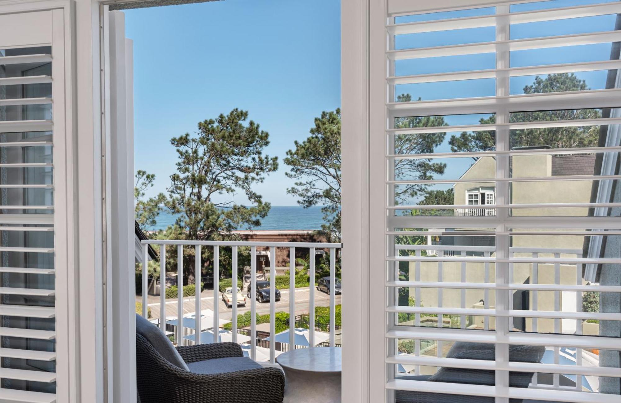 Coastal King Fireplace