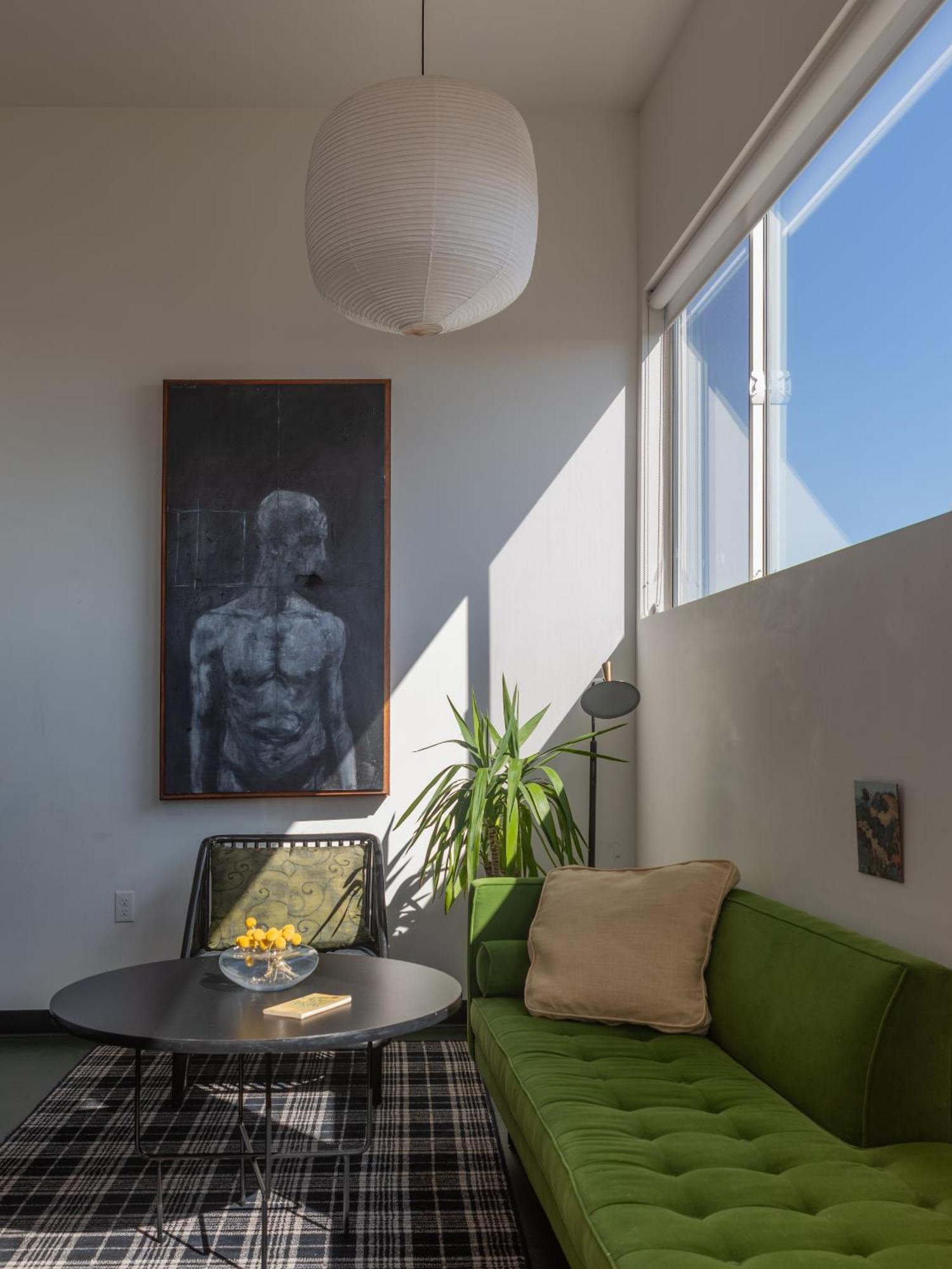 Deluxe Studio