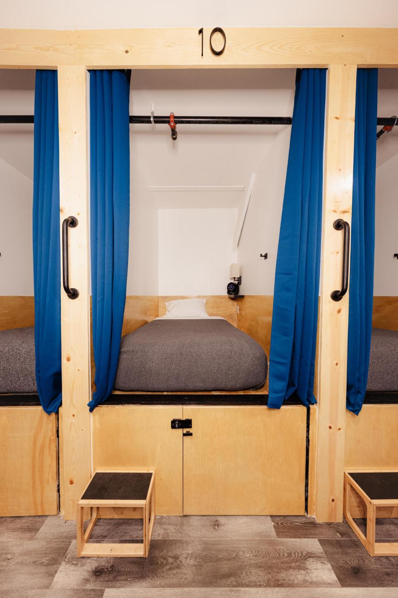 Single Bed Mixed Dormitory Room