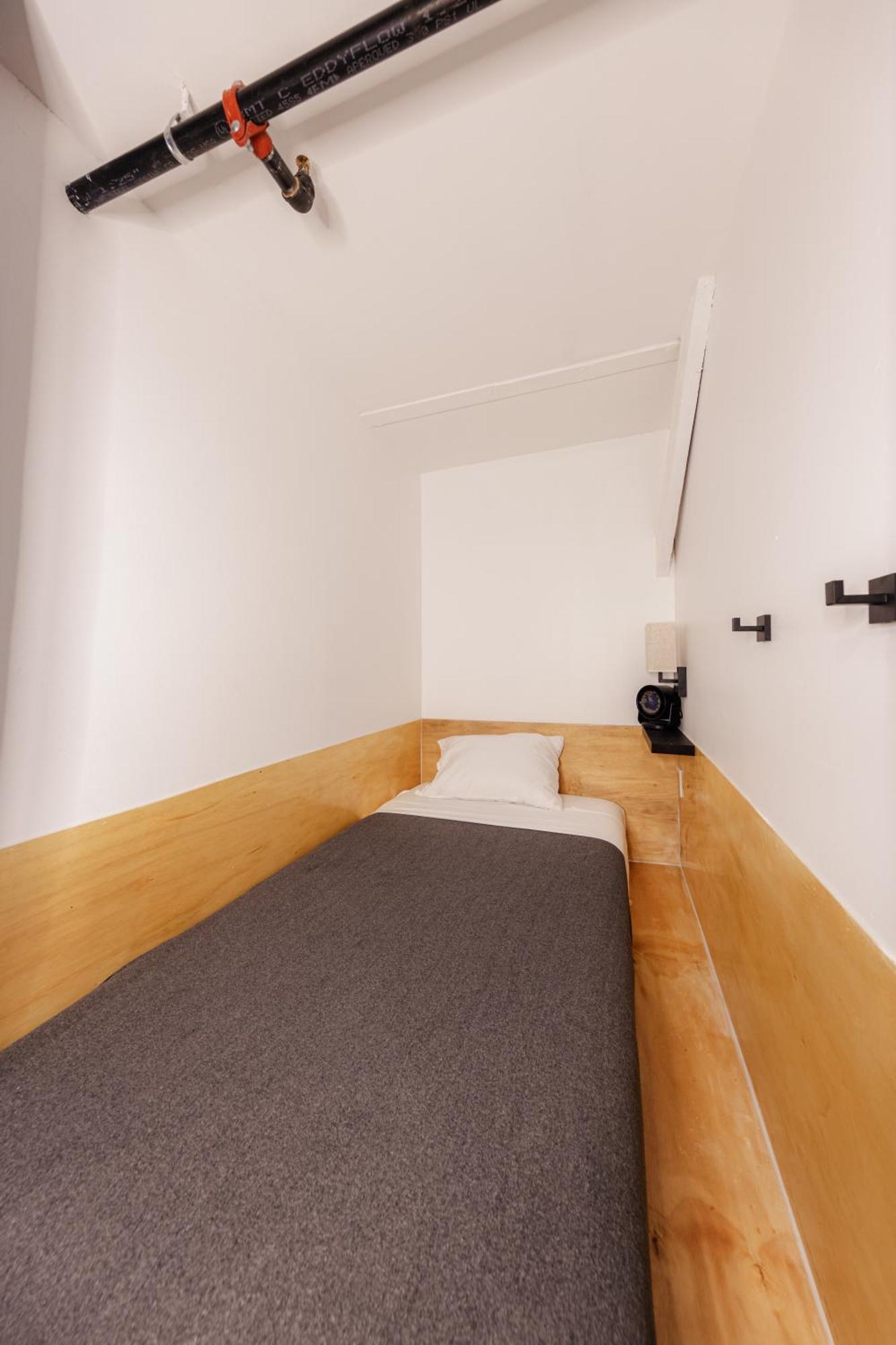 Single Bed Mixed Dormitory Room