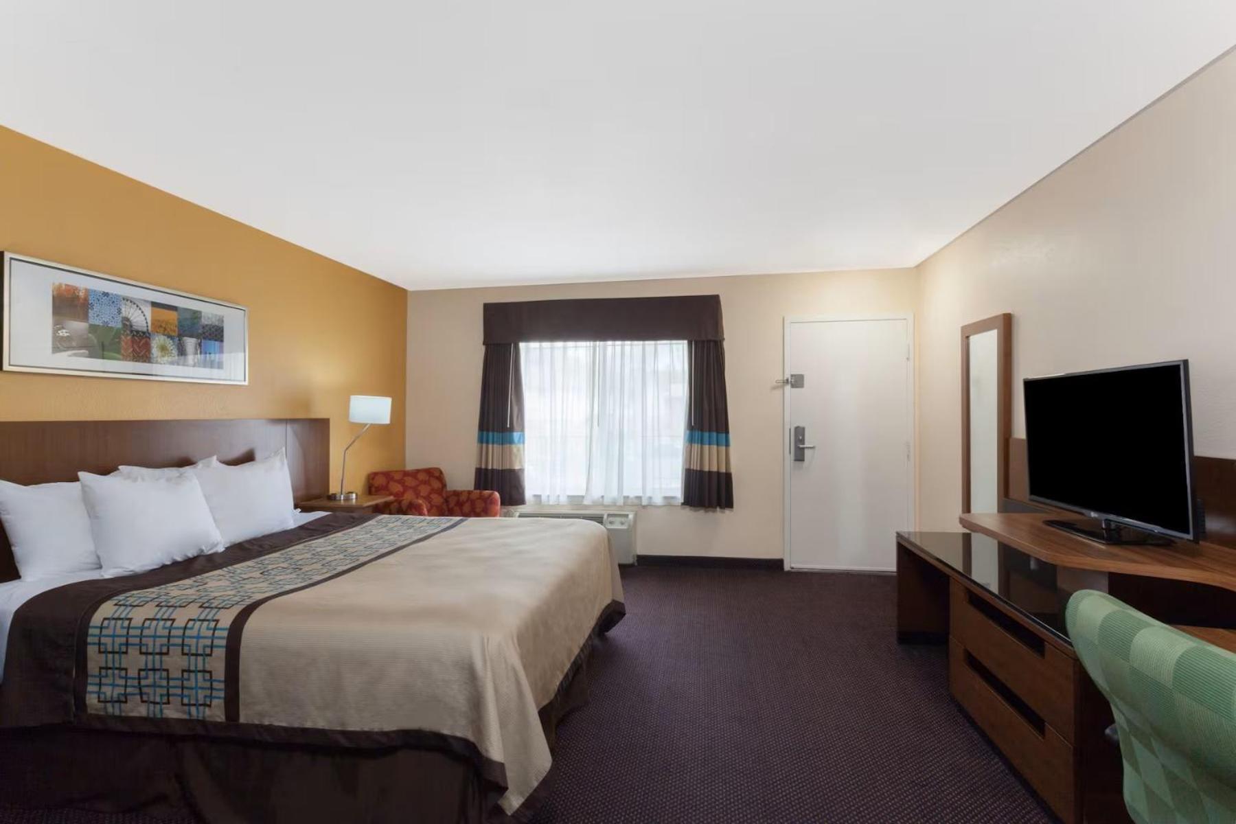 King Room Mobility or Hearing Impaired Access Non-Smoking