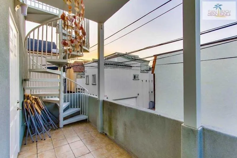200-Surf Stars Penthouse-1