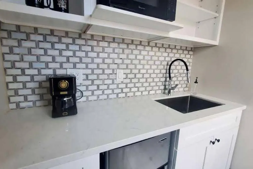 Cozy Studio For Two Right In The Heart Of Gaslamp District! Perfectly Located Near Downtown San Diego!-1