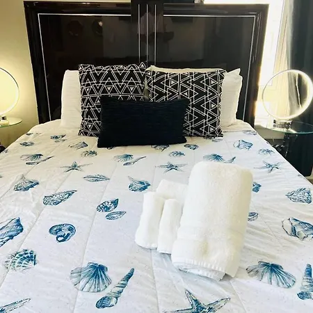 Cozy Studio For Two Right In The Heart Of Gaslamp District! Perfectly Located Near Downtown San Diego!-3