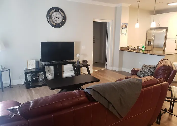 Yes It'S Right 2 Suites And 3 Bath In The Heart Of San Diego Fb2
