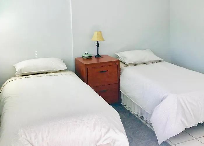 3 Bedrooms Guest House, Pacific Beach, Sea World, Downtown,& 3 Bus Lines-3 San Diego