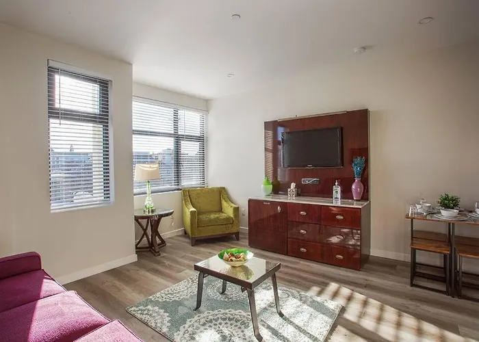 One Bedroom Apartment With Sd Downtown View San Diego