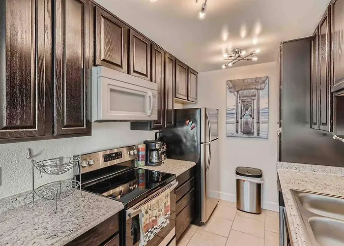 La Jolla Gem Overlooking Turquoise Pool- 1/1 Walkable To Village & Ucsd San Diego
