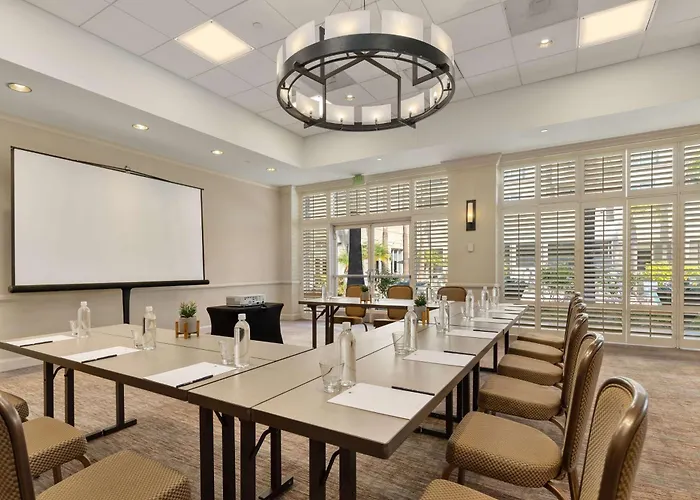 Boutique Doubletree By Hilton San Diego-Mission Valley