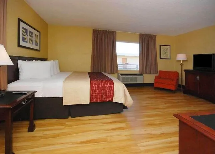Hoteles cerca de Museo del USS Midway